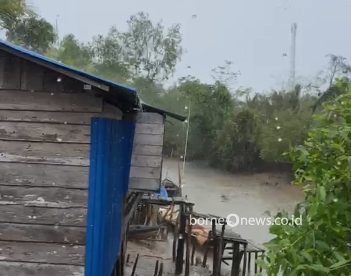 Hujan Deras Guyur Sei Jangkit Bataguh