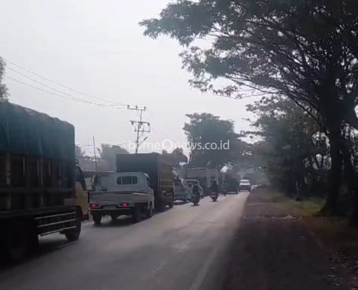 Antrean Kendaraan di Jembatan Pulau Petak Mengular hingga 3 Kilometer