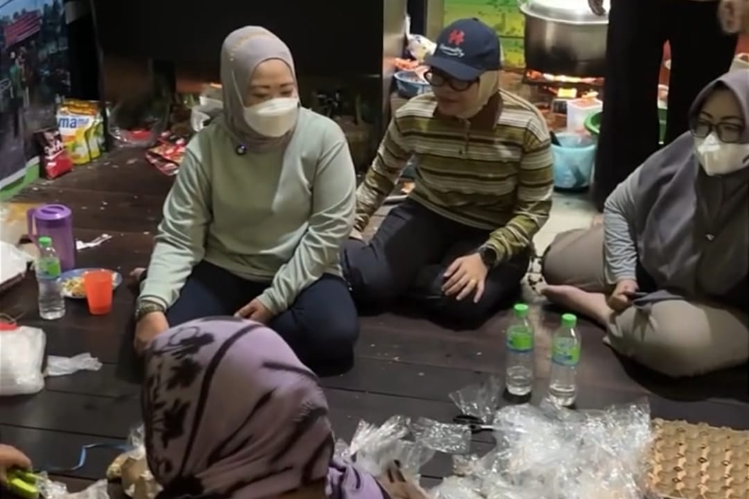 Wakil Ketua I DPRD Kalteng Tinjau Posko Dapur Umum Relawan Karhutla di Tanjung Puting
