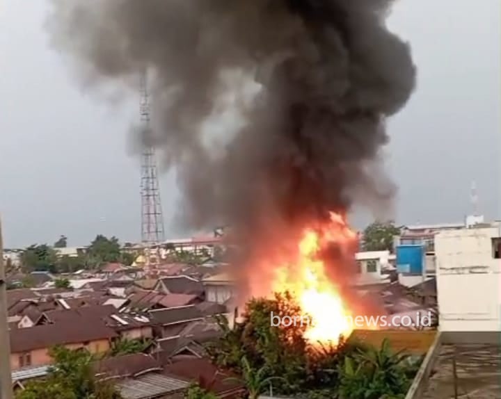 Kebakaran Melanda Permukiman Padat di Pekapuran Laut Banjarmasin