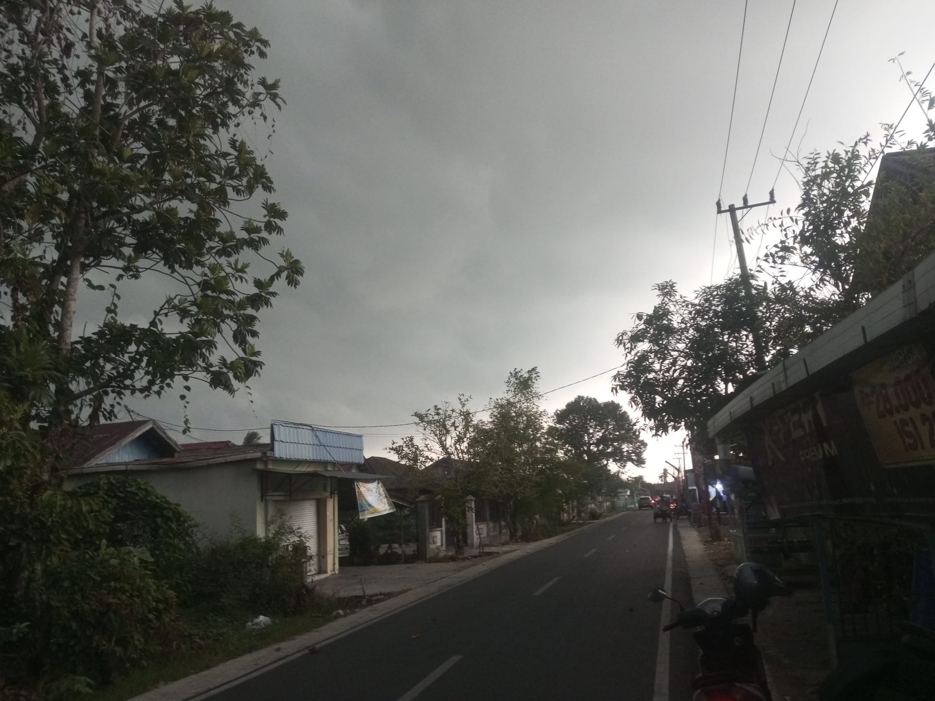 Hujan Kembali Guyur Kuala Kapuas, Warga Berharap Kabut Asap Berkurang