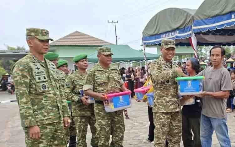 Ratusan Paket Sembako Batuan Presiden Dibagikan untuk Masyarakat Gunung Mas
