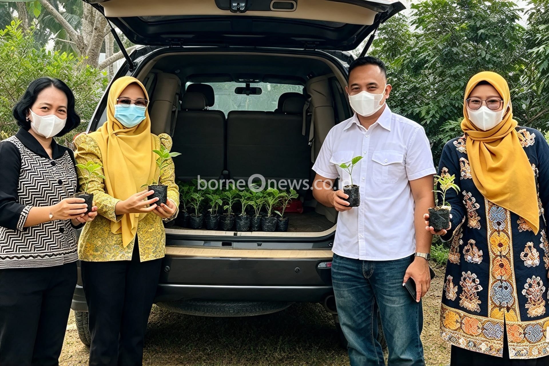 Distanketpang Palangka Raya Salurkan 200 Bibit Cabai dan Terong ke Universitas PGRI