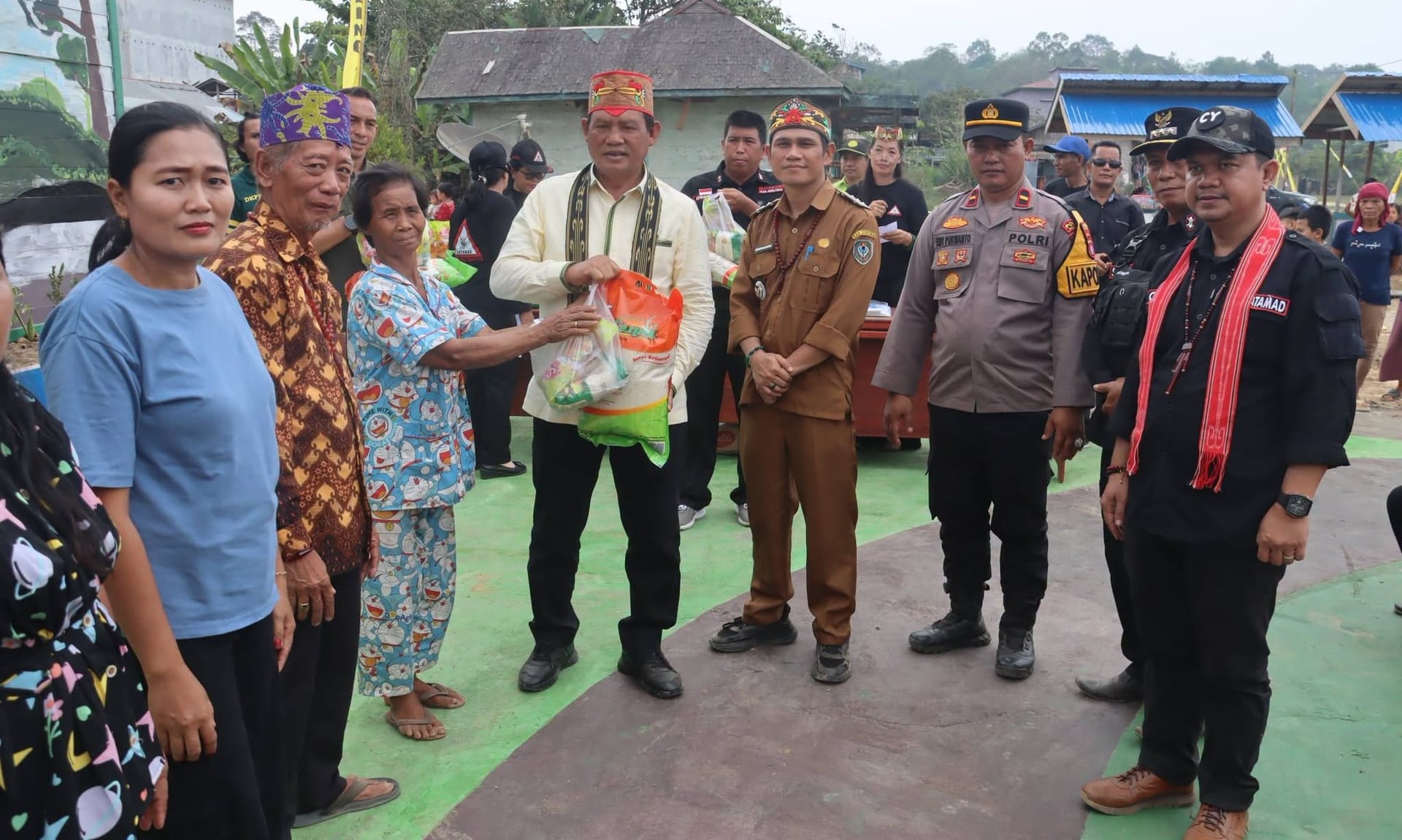 Bupati Seruyan Buka Gerakan Pangan Murah di Tumbang Langkai